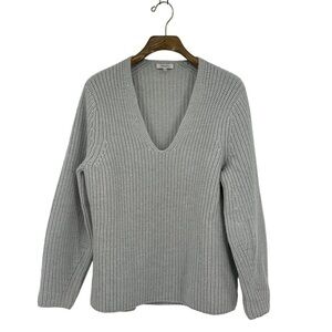 Babaton Aritzia Chunky Gray V-Neck Sweater 100% Italian Merino Wool Size Small